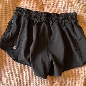 Lululemon shorty short 2.5 inch never worn